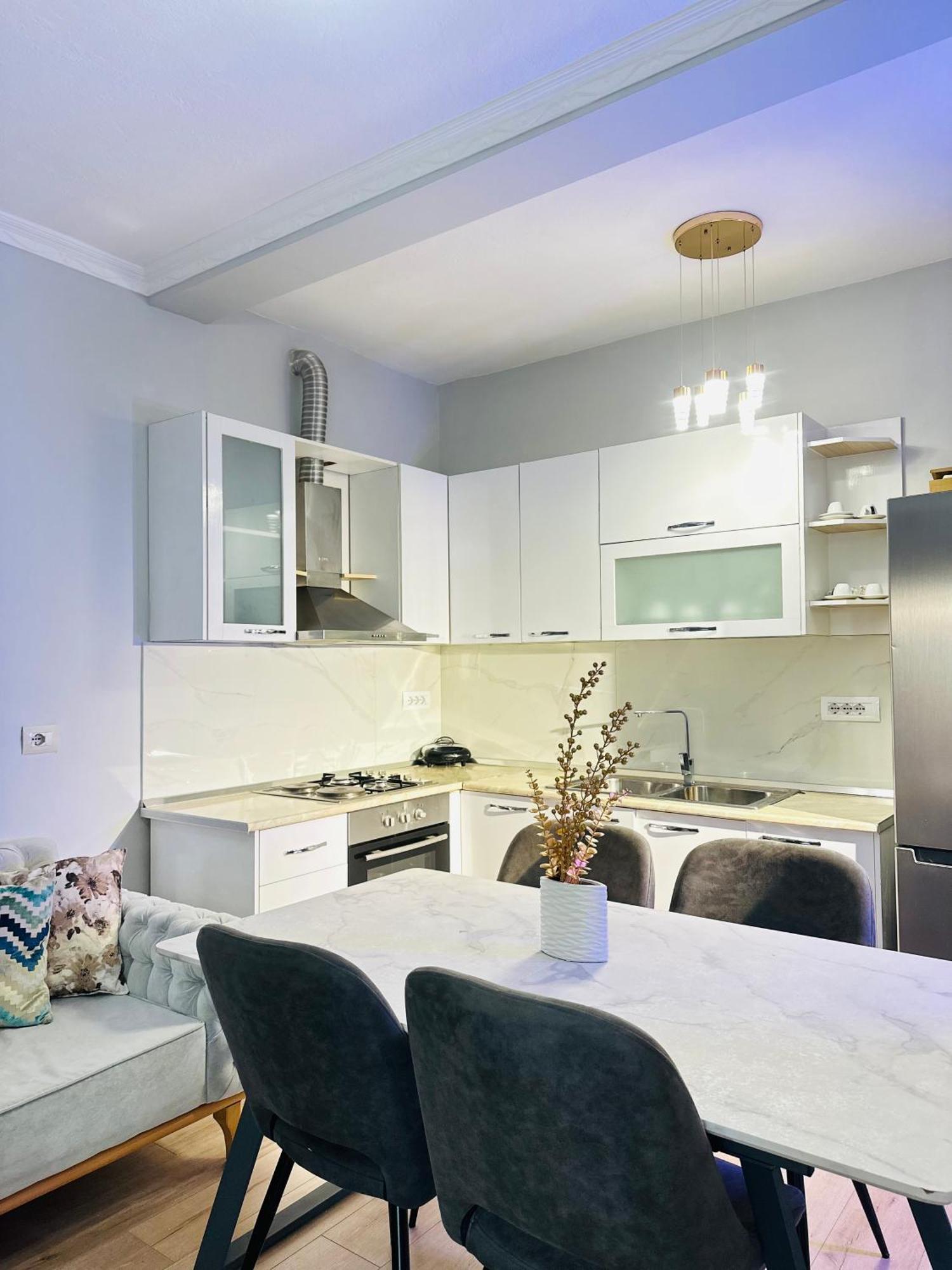 טיראנה Bllok: Central Cozy Stay, 24/7 Self Check-In מראה חיצוני תמונה