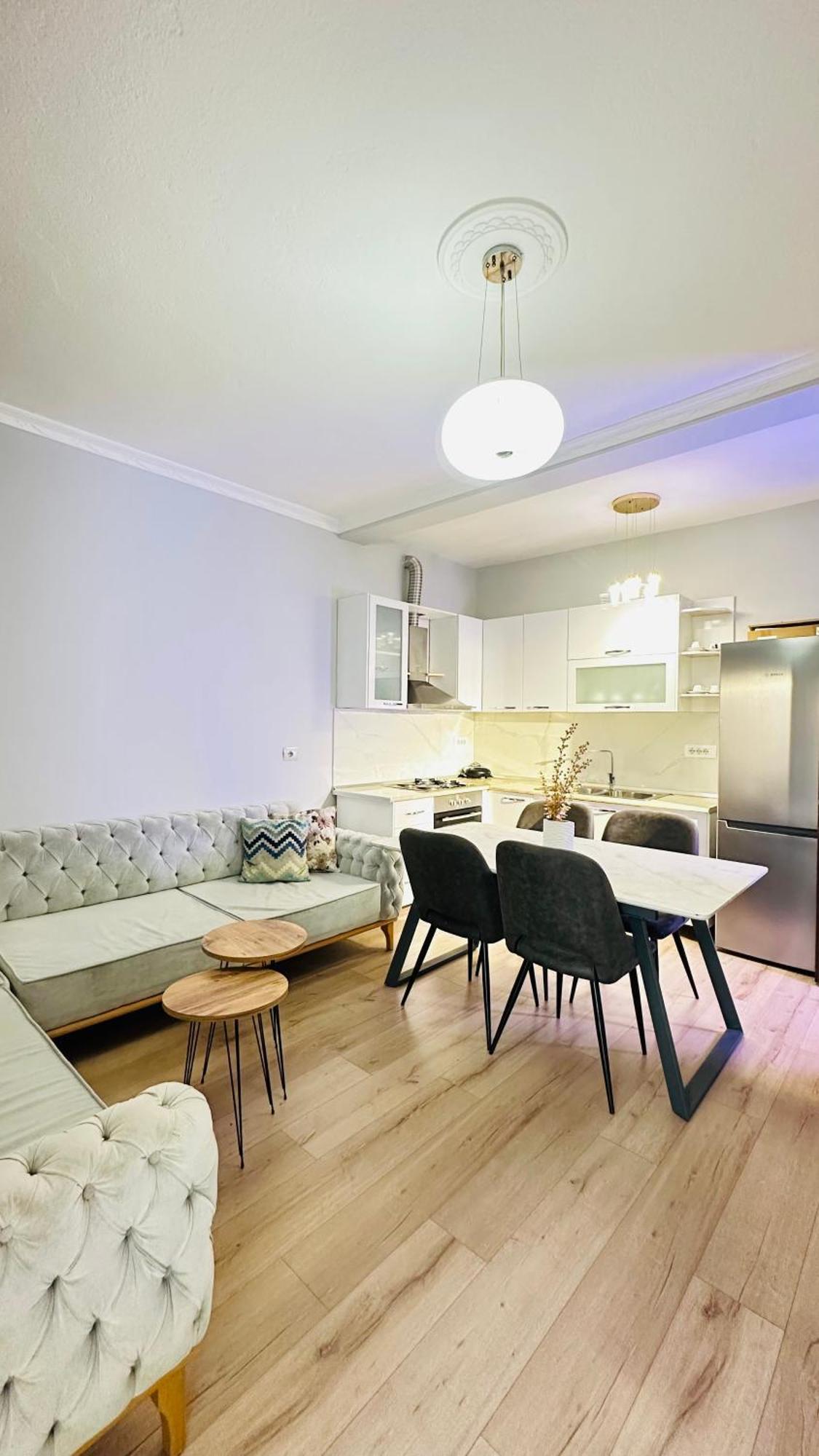 טיראנה Bllok: Central Cozy Stay, 24/7 Self Check-In מראה חיצוני תמונה