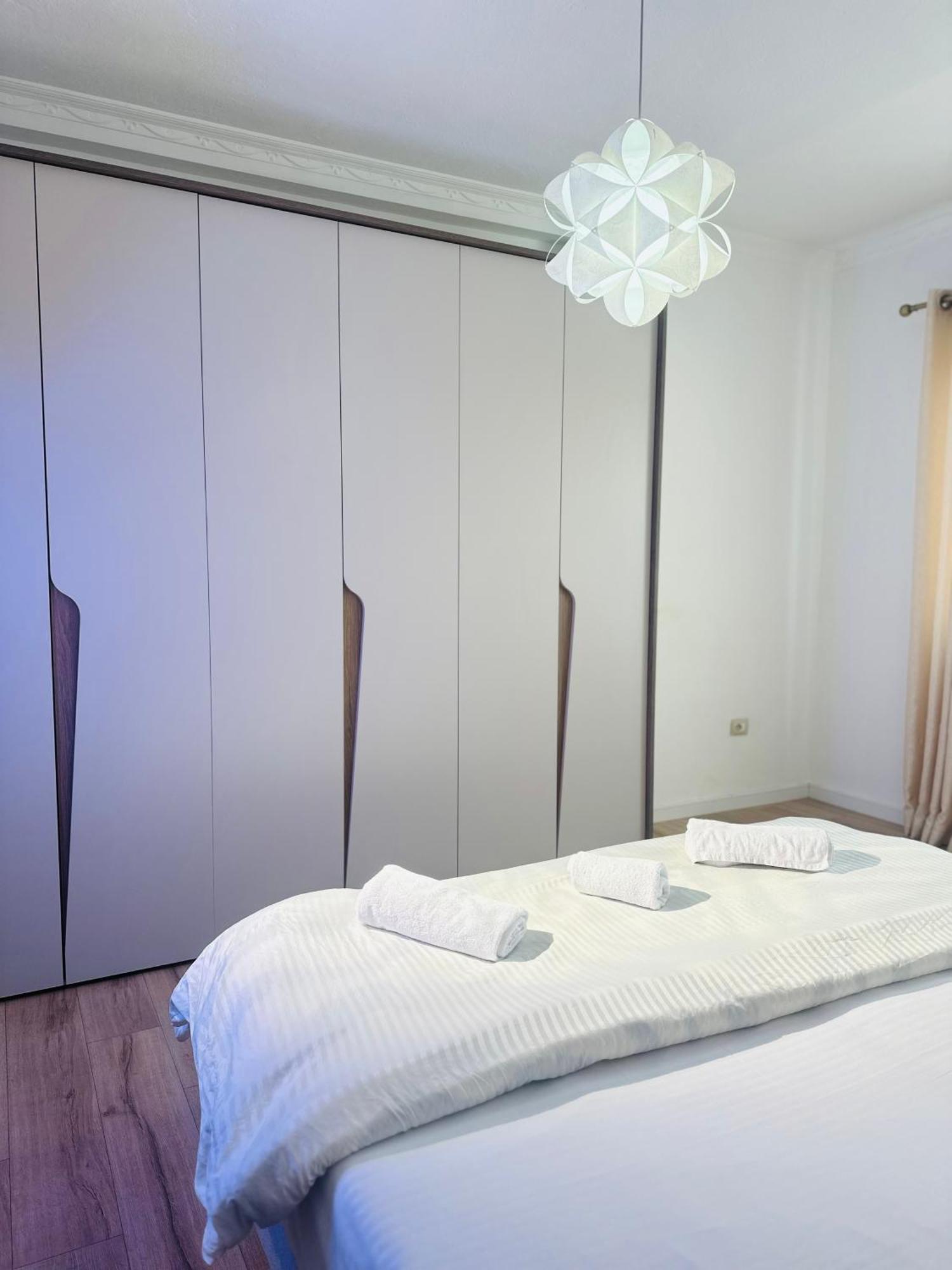 טיראנה Bllok: Central Cozy Stay, 24/7 Self Check-In מראה חיצוני תמונה